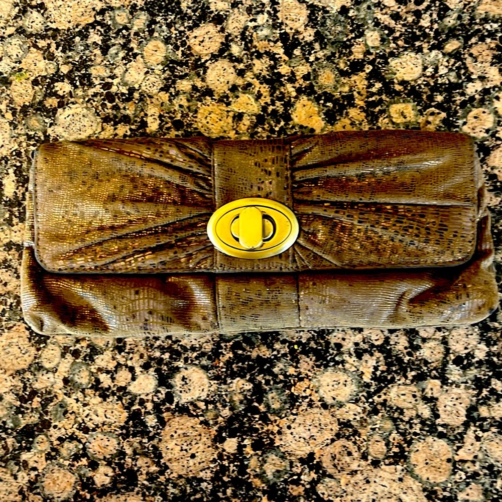 5/$20** Le Chateau Clutch/Over shoulder purse